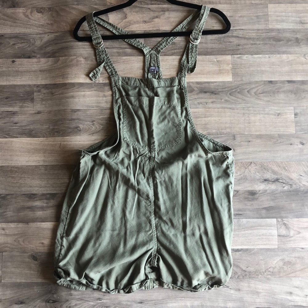 Aerie Chambray Overall Shorts Green